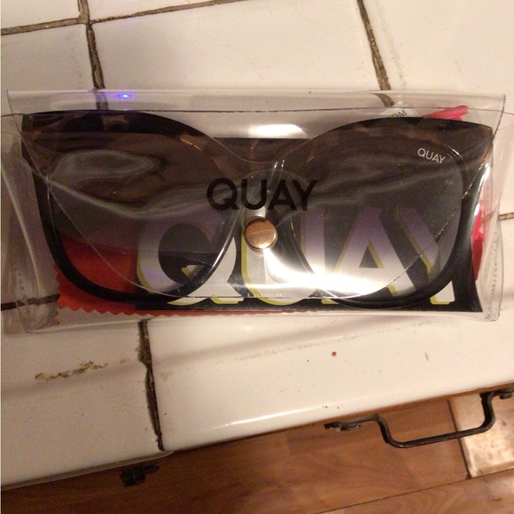 NEW! RARE quay it’s my way two tone sunglasses - Picture 3 of 8